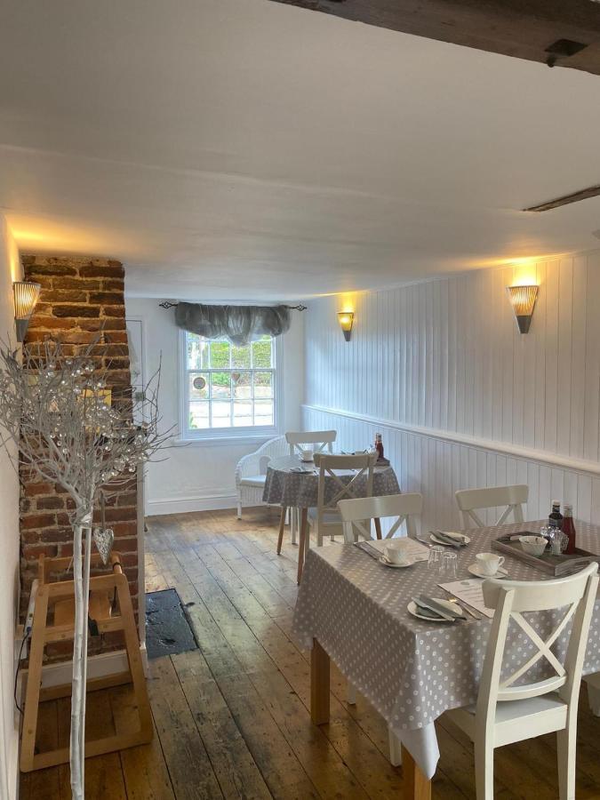Ship Stores Guest House Clare Exterior foto